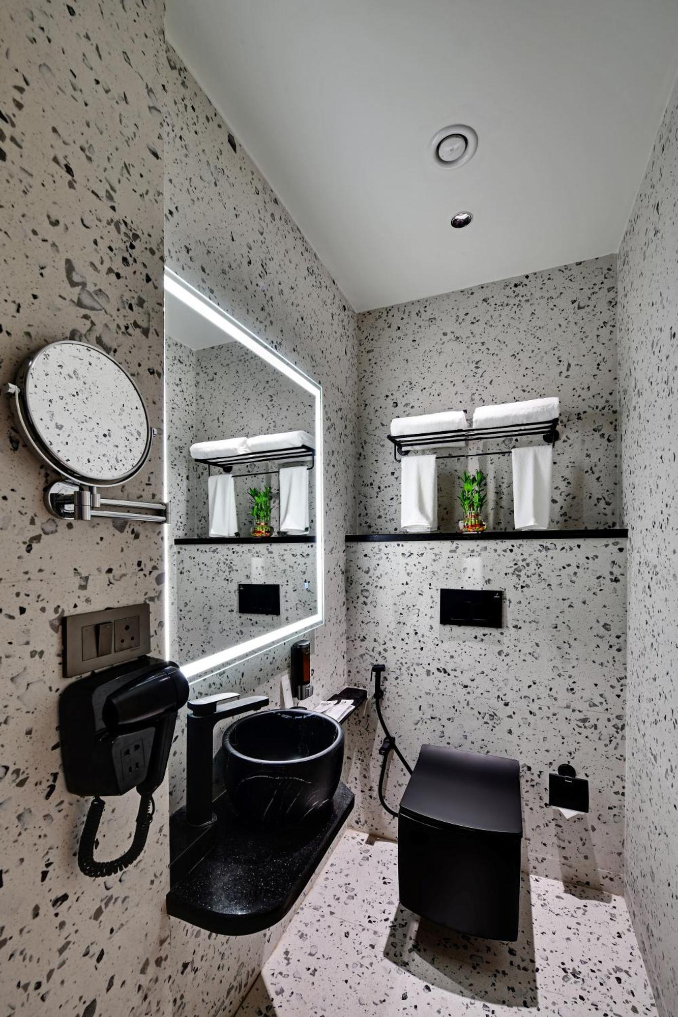 Quality Inn City Centre Bénarès Extérieur photo
